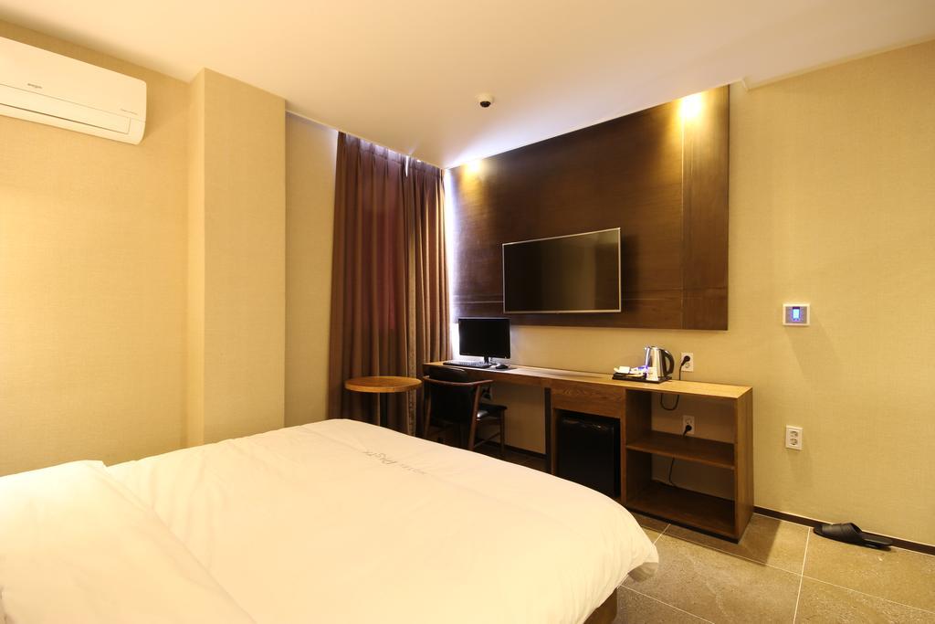 Hotel 38.5 Jinhae Changwon Eksteriør billede