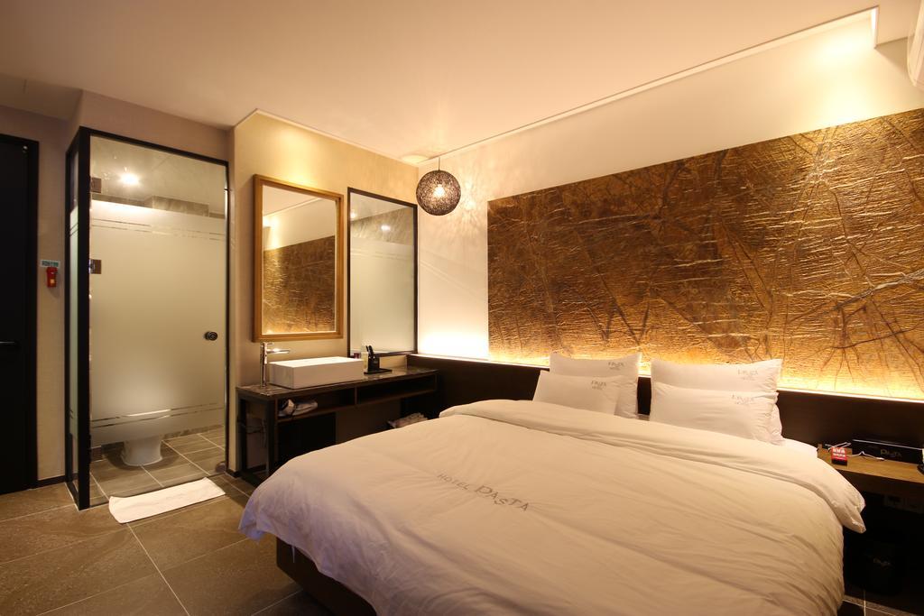 Hotel 38.5 Jinhae Changwon Eksteriør billede
