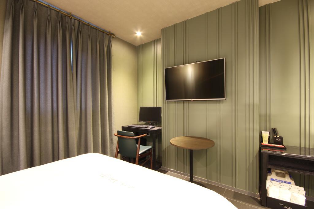 Hotel 38.5 Jinhae Changwon Eksteriør billede
