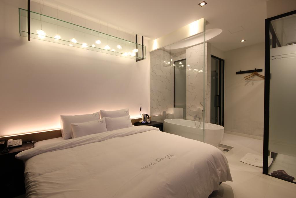Hotel 38.5 Jinhae Changwon Eksteriør billede