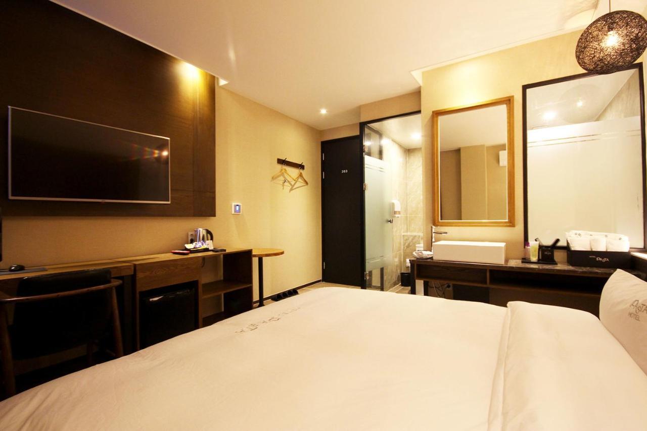 Hotel 38.5 Jinhae Changwon Eksteriør billede