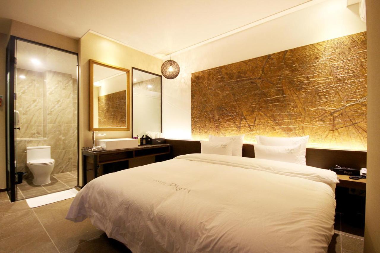 Hotel 38.5 Jinhae Changwon Eksteriør billede