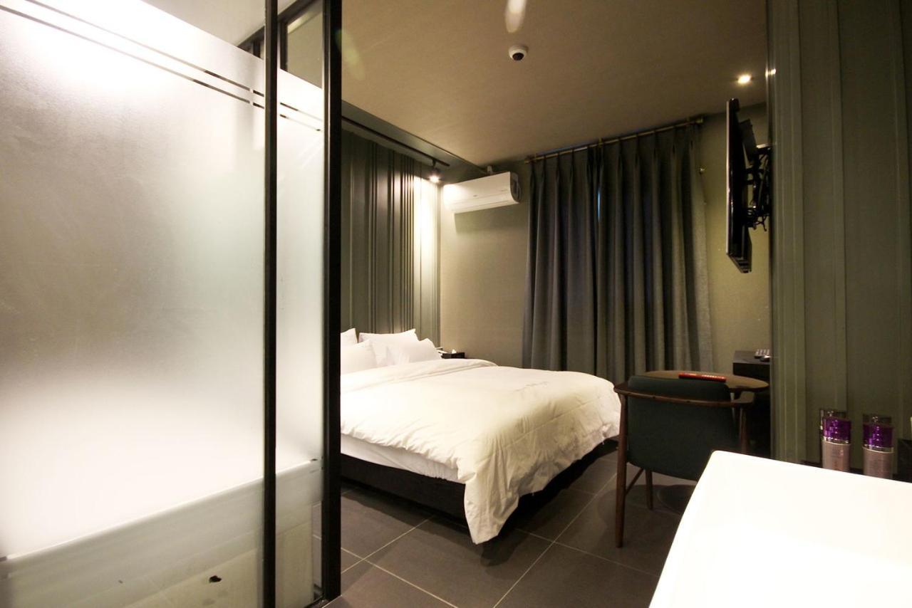 Hotel 38.5 Jinhae Changwon Eksteriør billede