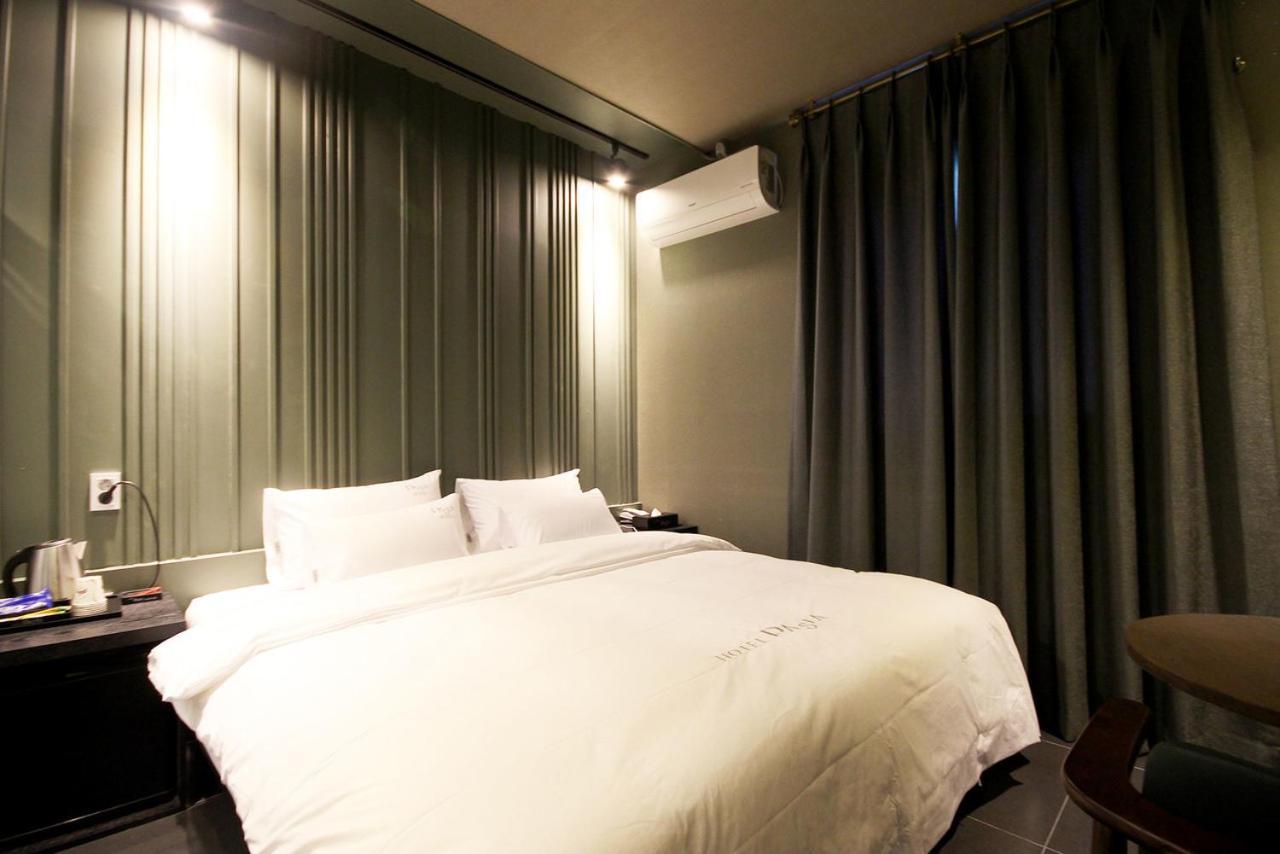 Hotel 38.5 Jinhae Changwon Eksteriør billede