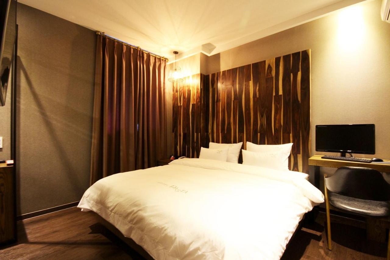 Hotel 38.5 Jinhae Changwon Eksteriør billede